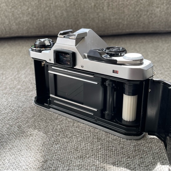 [SOLD] PENTAX ME SUPER with ME II Auto Winder and Flash - TESTED! 35mm Camera - Picture 8 of 10